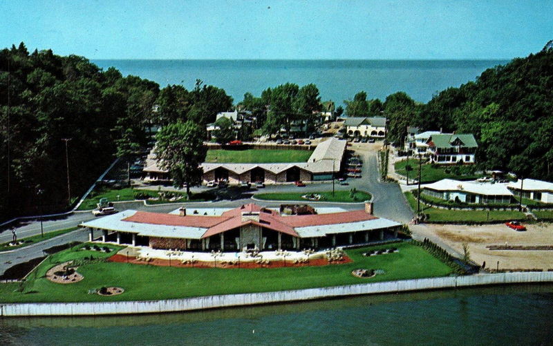 Macatawa Inn - Vintage Postcard (newer photo)